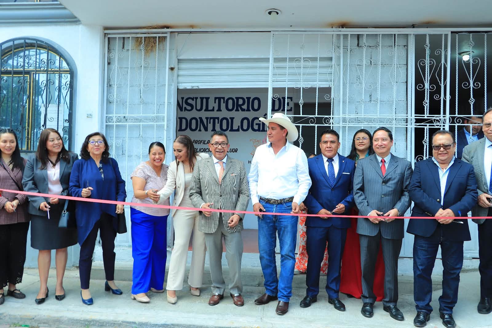 Inauguran Rector de la UATx y alcalde de Nativitas Casa de Autorrealización